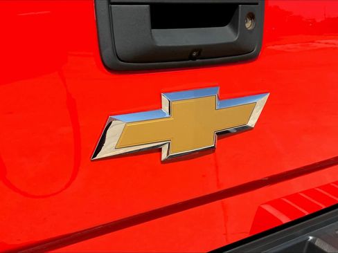 Used 2019 Chevrolet Silverado 1500 LT w/ Texas Edition AWD/4WD image 29