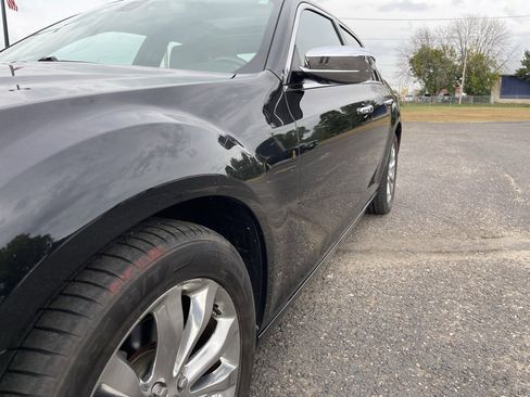 Used 2017 Chrysler 300 C image 15