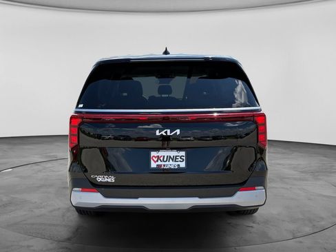 Used 2026 Kia Carnival FWD image 8