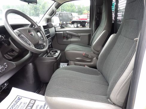 Used 2025 GMC Savana 2500 w/ Driver Convenience Package RWD image 17