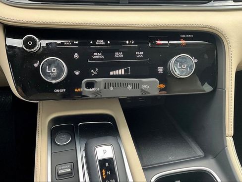 Used 2025 INFINITI QX60 Pure image 32