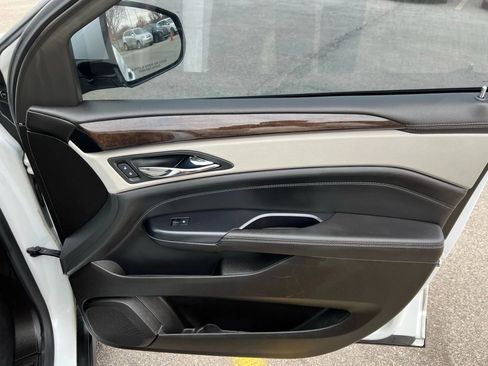 Used 2013 Cadillac SRX Premium image 20
