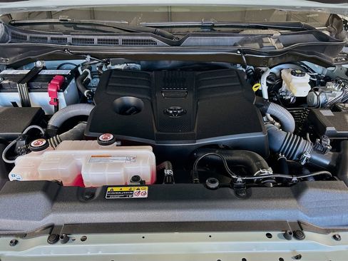 Used 2024 Toyota Tundra SR5 AWD/4WD image 26