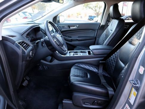 Used 2024 Ford Edge Titanium image 30