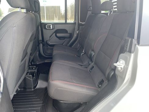 Used 2023 Jeep Gladiator Rubicon w/ LED Lighting Group image 8