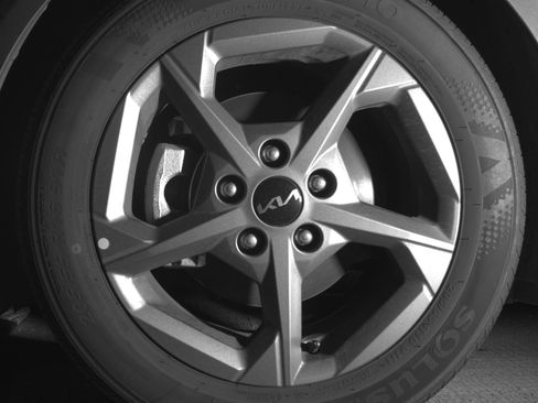 Used 2025 Kia K4 LXS image 12