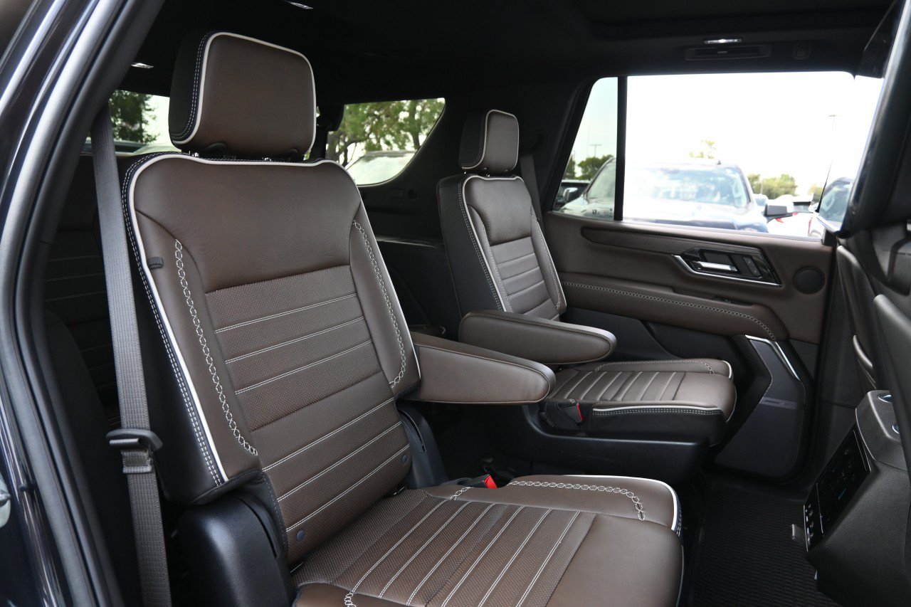 Certified 2025 GMC Yukon Denali Ultimate AWD/4WD image 25