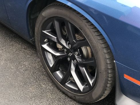 Used 2022 Dodge Challenger R/T w/ Blacktop Package image 10