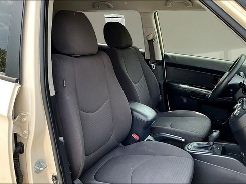 Used 2013 Kia Soul FWD image 24