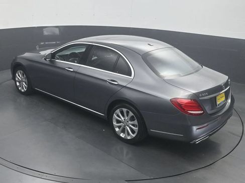 Used 2017 Mercedes-Benz E 300 4MATIC w/ Premium 1 Package image 23