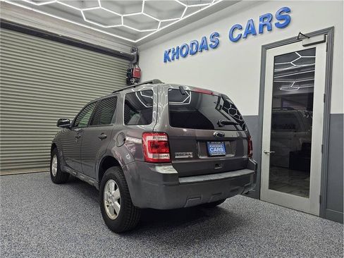 Used 2010 Ford Escape XLT FWD image 3