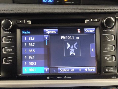 Used 2019 Toyota Highlander XLE FWD image 25