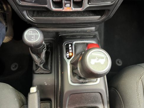 Used 2021 Jeep Wrangler Unlimited Sport image 26