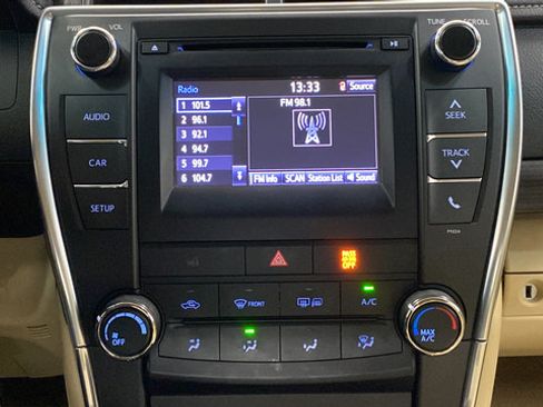 Used 2016 Toyota Camry LE FWD image 12