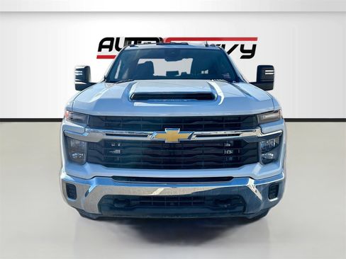 Used 2024 Chevrolet Silverado 2500 LT w/ Z71 Off-Road Package image 2