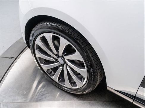 New 2025 Land Rover Range Rover SE image 11