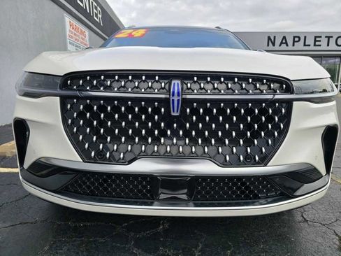 Used 2024 Lincoln Nautilus Reserve w/ Equipment Group 203A image 8