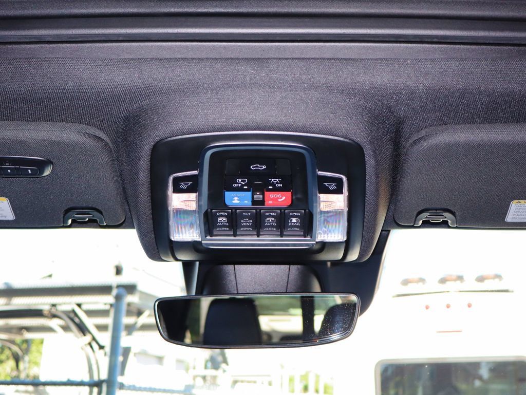 Used 2023 RAM 1500 Laramie AWD/4WD image 28
