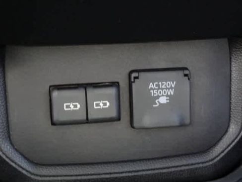 Used 2023 Toyota Highlander Bronze Edition image 20