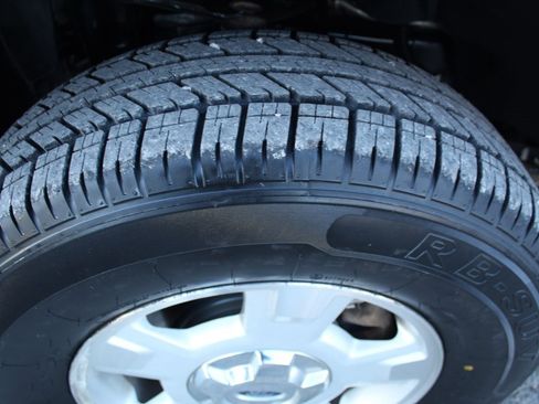 Used 2013 Ford F150 XLT w/ Trailer Tow Pkg image 10