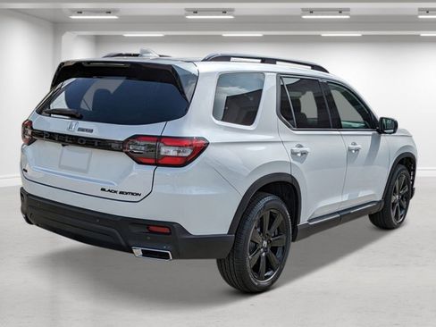 New 2025 Honda Pilot Black Edition image 5
