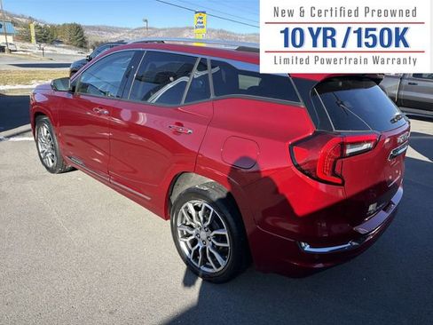 Used 2023 GMC Terrain Denali w/ Denali Premium Package image 8