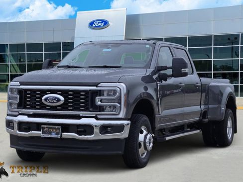 New 2026 Ford F350 Lariat w/ FX4 Off-Road Package AWD/4WD image 2