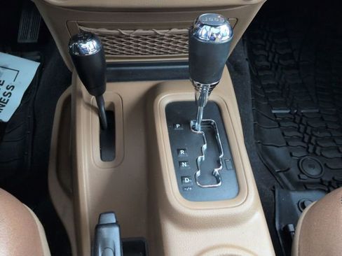 Used 2017 Jeep Wrangler Unlimited Sahara w/ Max Tow Package image 17