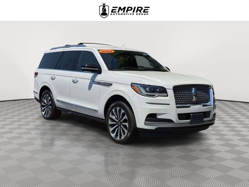 Used 2024 Lincoln Navigator Reserve AWD/4WD image 1