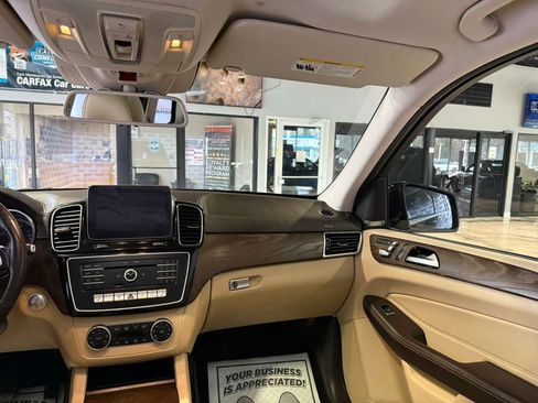 Used 2019 Mercedes-Benz GLS 450 4MATIC image 28