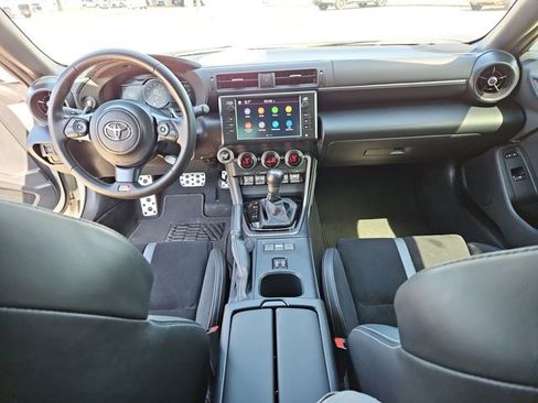 Used 2024 Toyota GR86 Premium RWD image 16