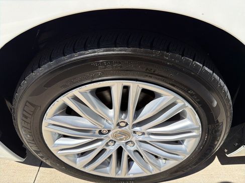 Used 2015 Lexus ES 350 w/ Luxury Package FWD image 8