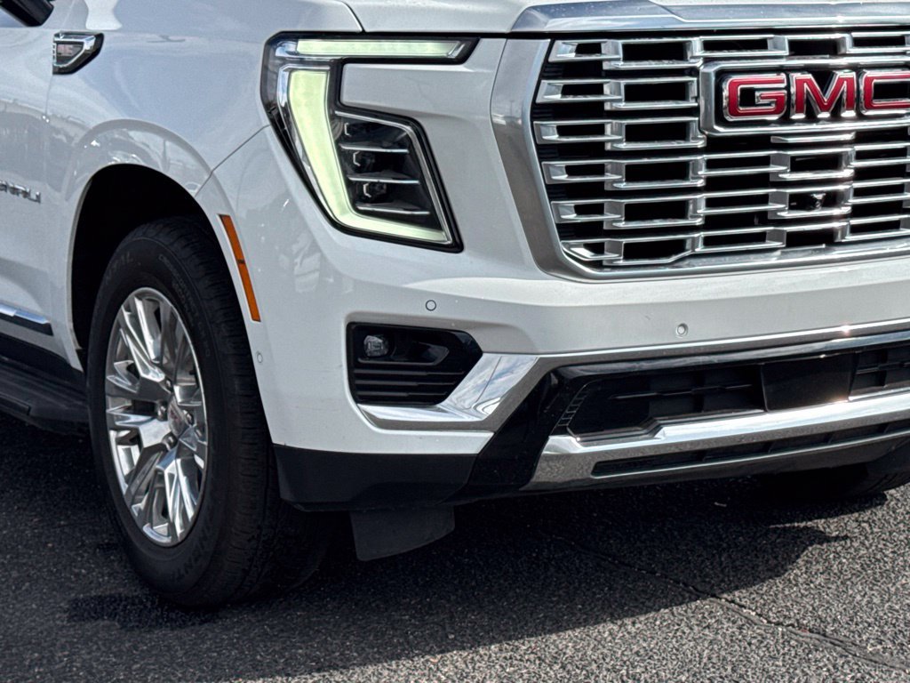 Used 2025 GMC Yukon Denali AWD/4WD image 2