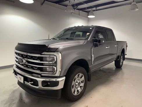 Used 2024 Ford F250 Lariat w/ Chrome Package AWD/4WD image 3