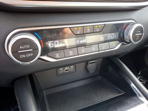 Used 2020 Nissan Altima 2.5 SL AWD/4WD image 19