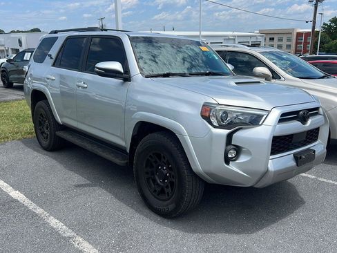 Used 2021 Toyota 4Runner TRD Off-Road Premium w/ Moonroof Package AWD/4WD image 8