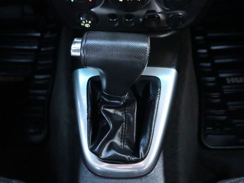 Used 2006 HUMMER H3 w/ Chrome Appearance Package image 34