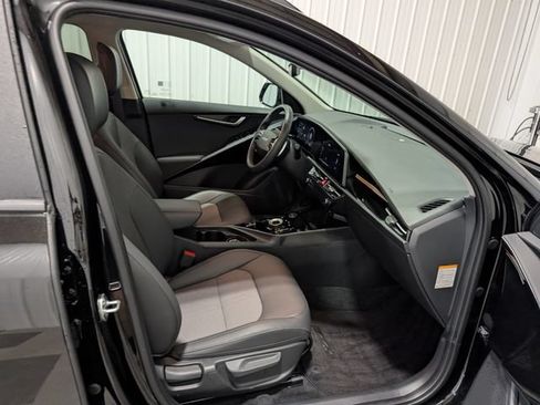 Used 2024 Kia Niro Wind FWD image 27