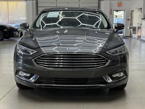 Used 2017 Ford Fusion SE w/ Fusion SE Technology Package FWD image 6