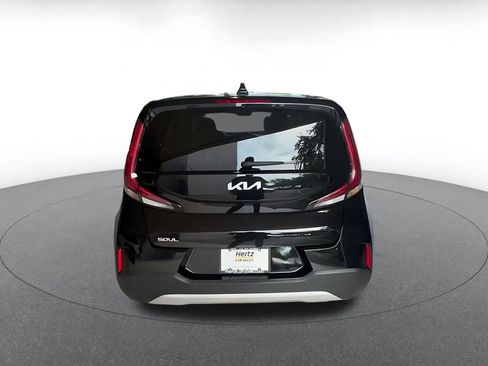 Used 2025 Kia Soul LX w/ LX Technology Package FWD image 11