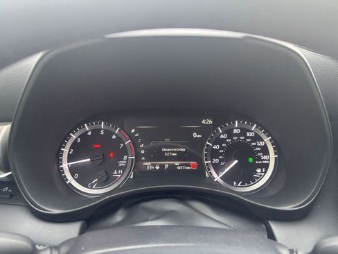 Used 2025 Toyota Highlander LE image 42