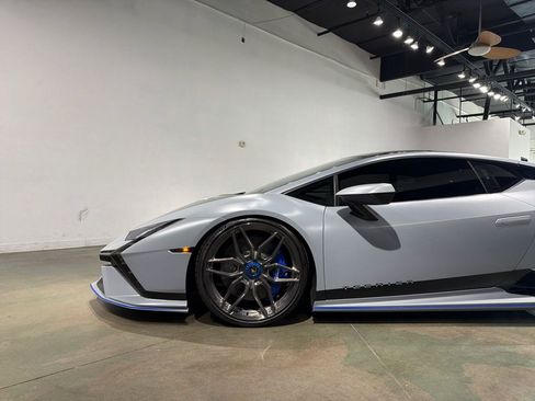Used 2023 Lamborghini Huracan Tecnica RWD image 4