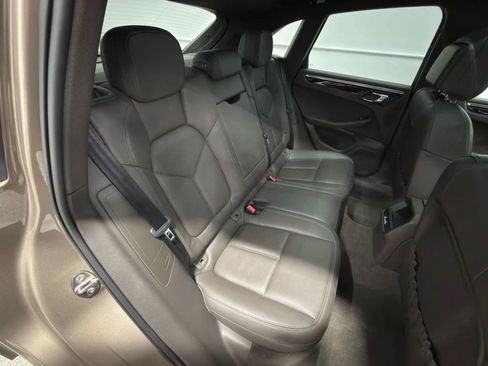 Used 2015 Porsche Macan S w/ Premium Package Plus image 46