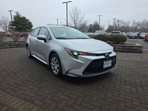 Used 2021 Toyota Corolla LE image 7