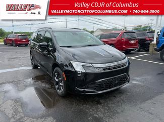 New 2027 Chrysler Pacifica Limited w/ S Appearance Package AWD/4WD video 1