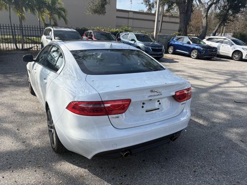 Used 2017 Jaguar XE Premium image 5