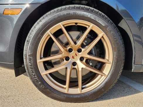 Used 2023 Porsche Macan S w/ Sport Chrono Package image 19