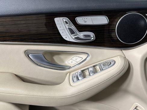 Used 2019 Mercedes-Benz GLC 300 image 10