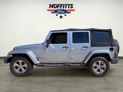 Used 2016 Jeep Wrangler Unlimited Sahara w/ Max Tow Package AWD/4WD image 2