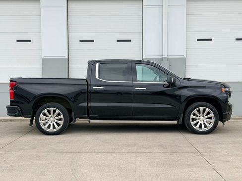 Used 2019 Chevrolet Silverado 1500 High Country w/ Technology Package AWD/4WD image 6